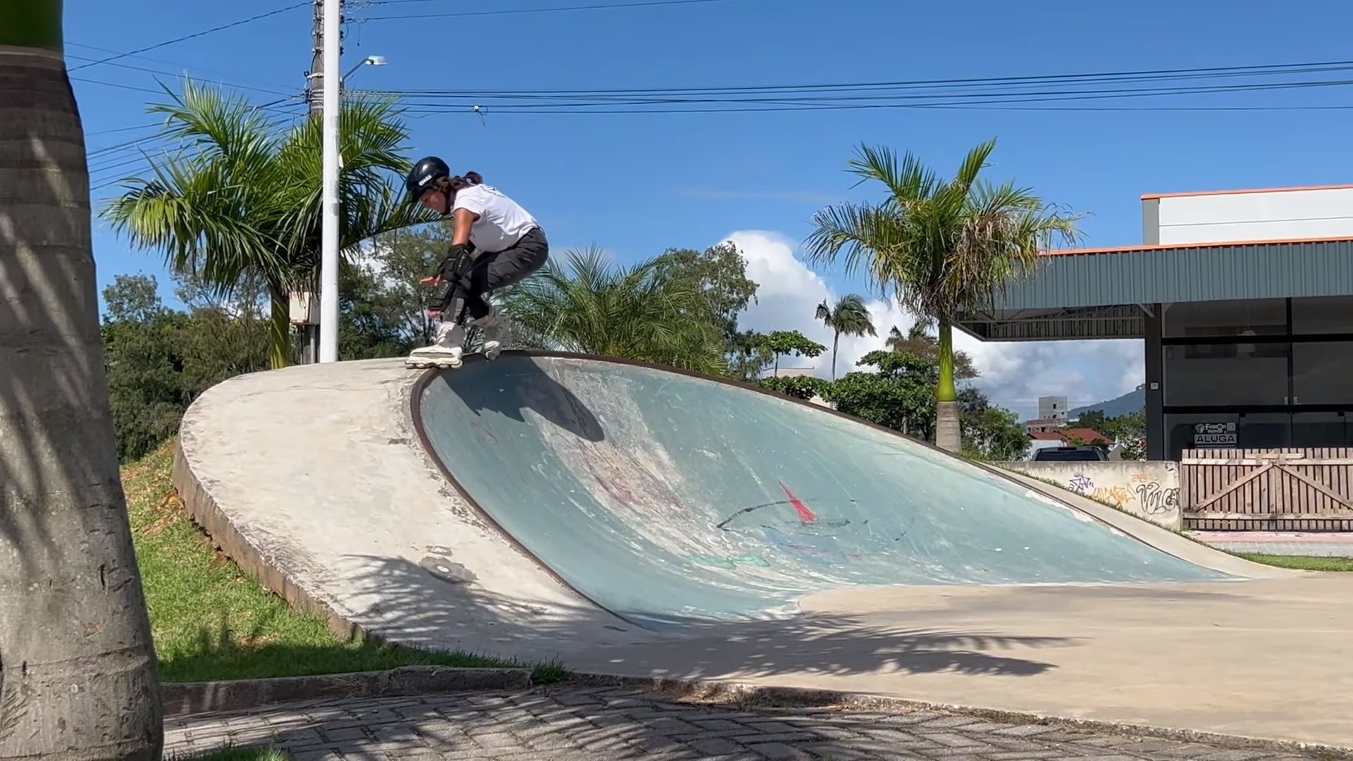 Nicoly Machado – Outdoor Park Session