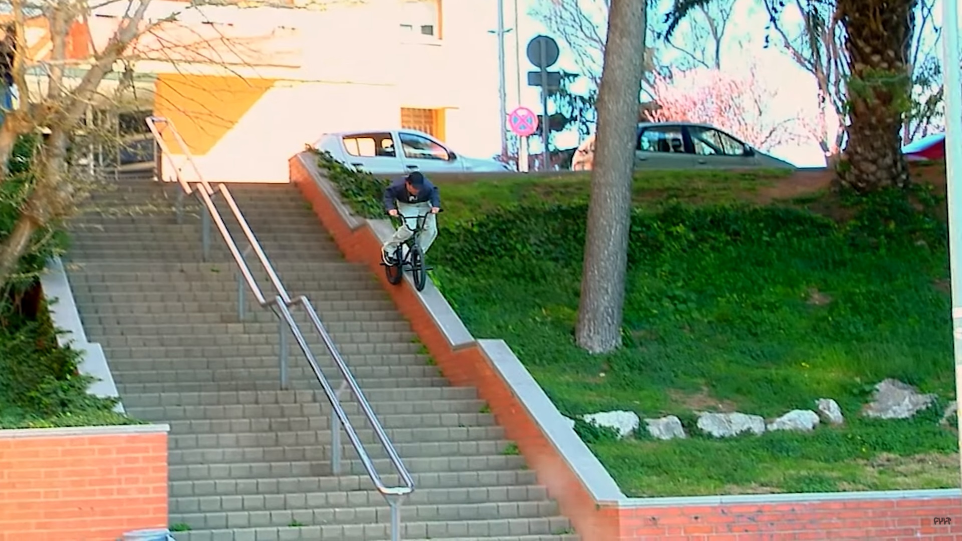 CULTCREW – JAUME SINTES – STARDUST